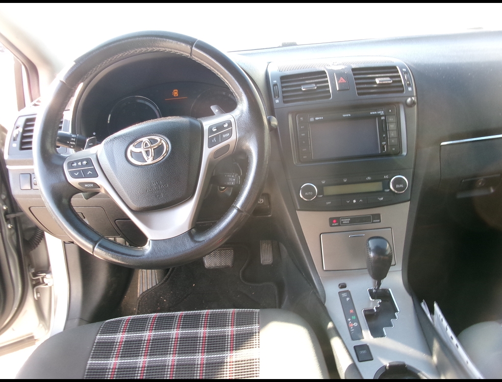 Toyota Avensis - 2.2 D4D 150 LOUNGE BVA