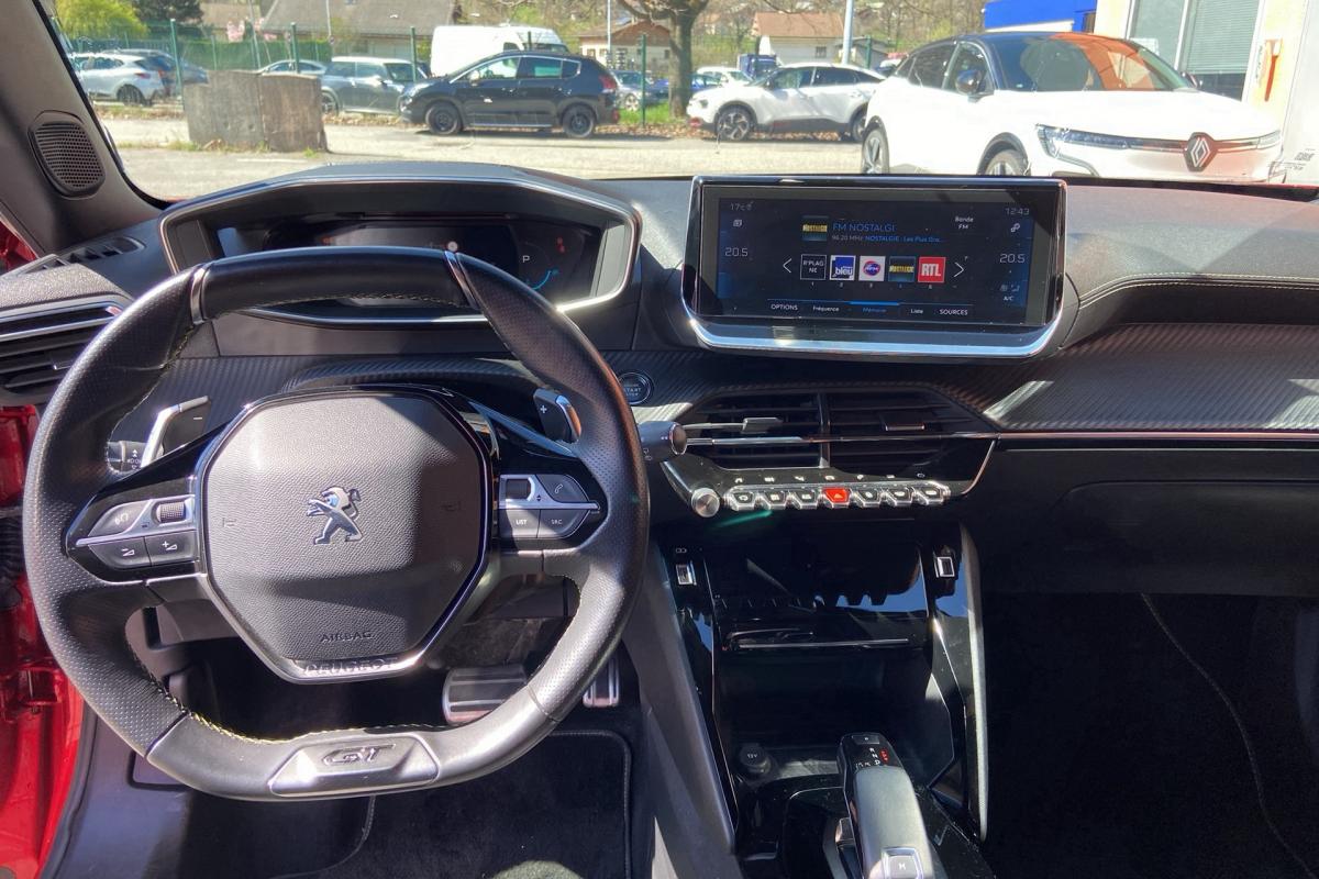 Peugeot 2008 - 1.2 PURETECH 130 EAT8 GT