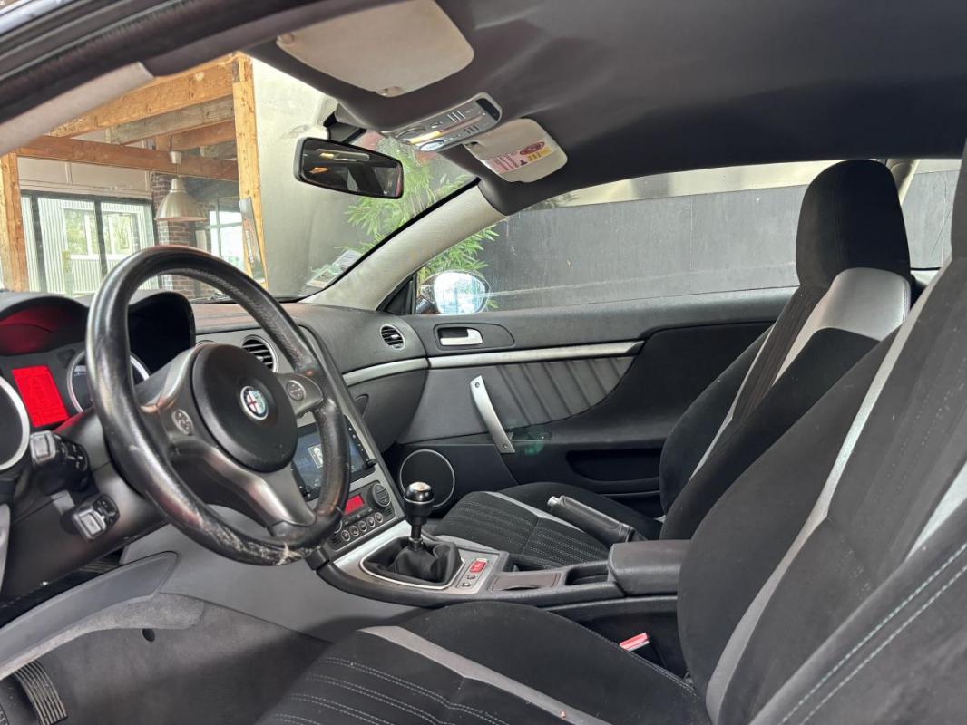 Alfa Romeo Brera - 2.4 200 CH JTDm SKY VIEW - GARANTIE 6 MOIS