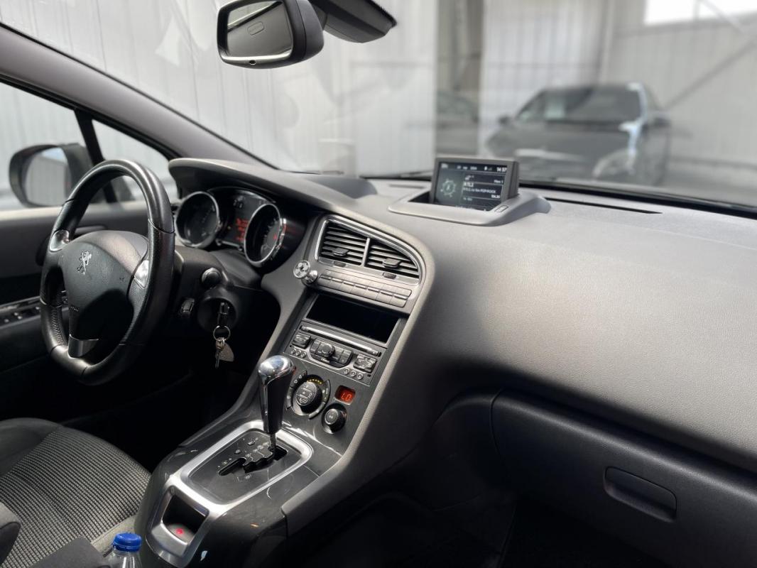 Peugeot 5008 - 1.6 hdi 120 CH BV EAT6 ALLURE - GARANTIE 6 MOIS