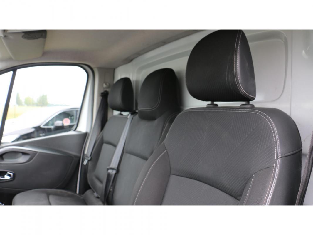 Renault Trafic - L2H1 1300 Kg 2.0 dCi - 120 III FOURGON Grand Confort PHASE 2