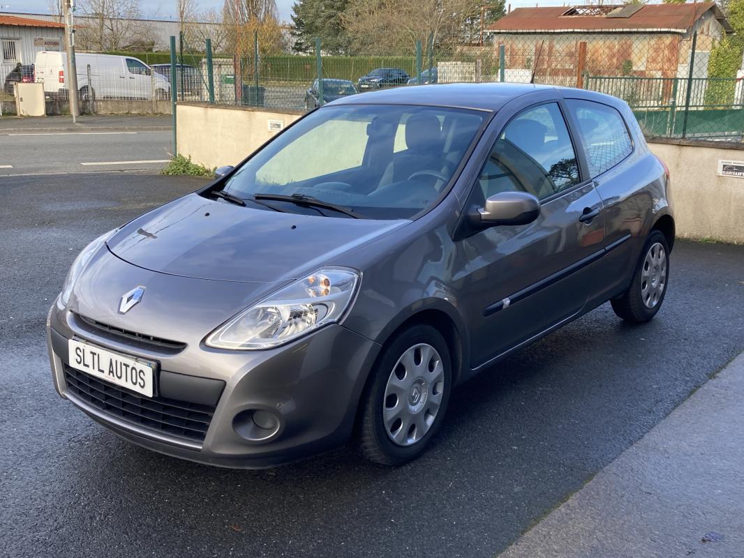 Renault Clio - 1.5 DCI 75 CH ACCESS GARANTIE 6 MOIS / REPRISE POSSIBLE