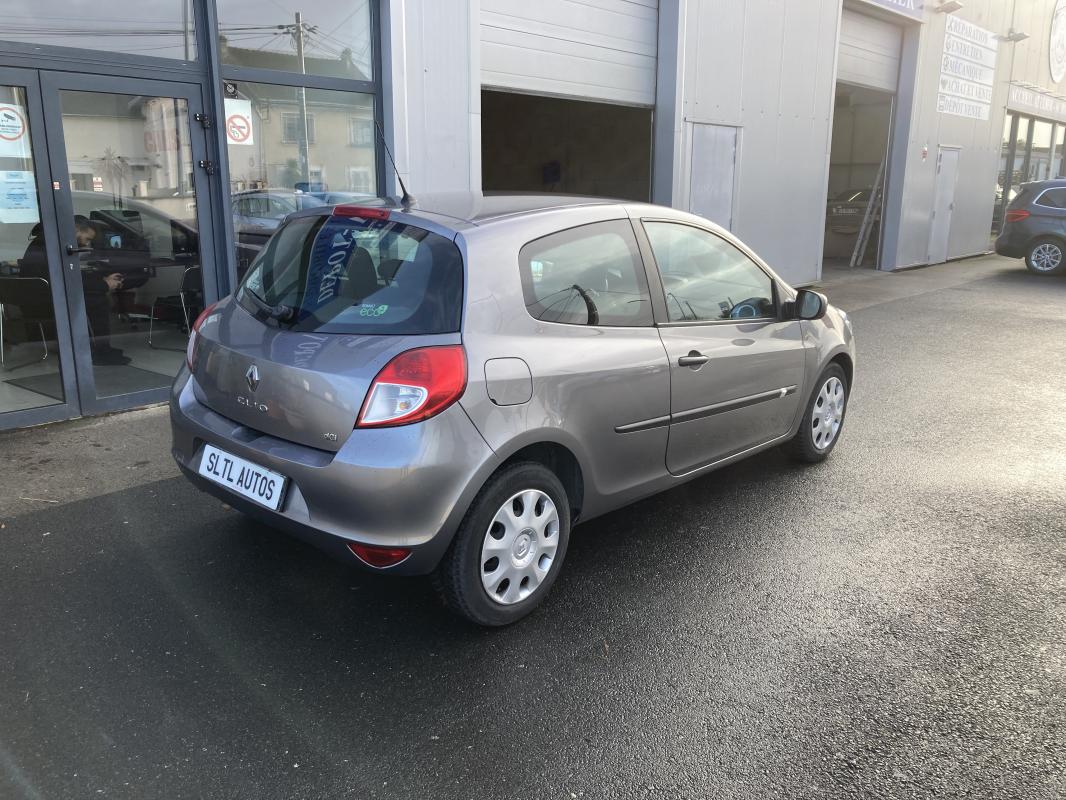 Renault Clio - 1.5 DCI 75 CH ACCESS GARANTIE 6 MOIS / REPRISE POSSIBLE