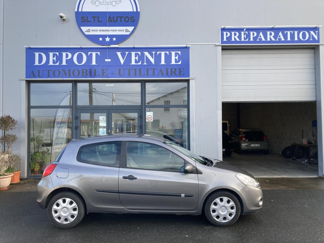 Renault Clio - 1.5 DCI 75 CH ACCESS GARANTIE 6 MOIS / REPRISE POSSIBLE