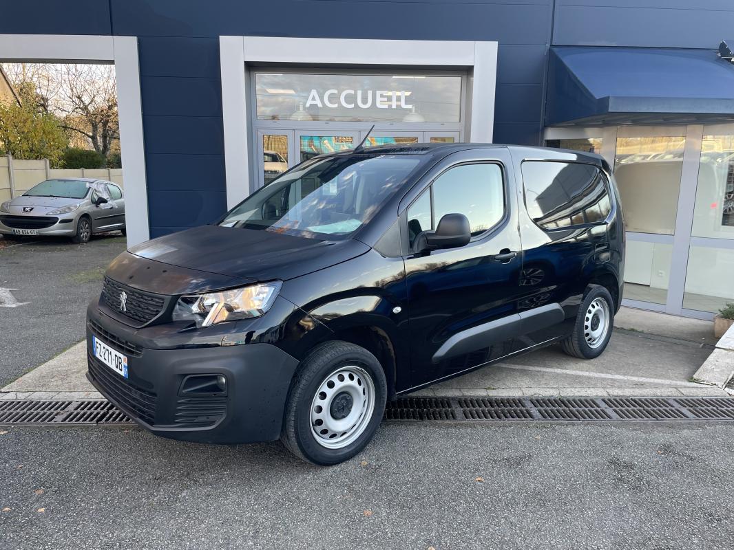 PEUGEOT PARTNER - 1.2L PURETECH 130 CV EAT 8 ASPHALT - ESSENCE ET BIOETHANOL -ATTELAGE 3 PLACES (2021)