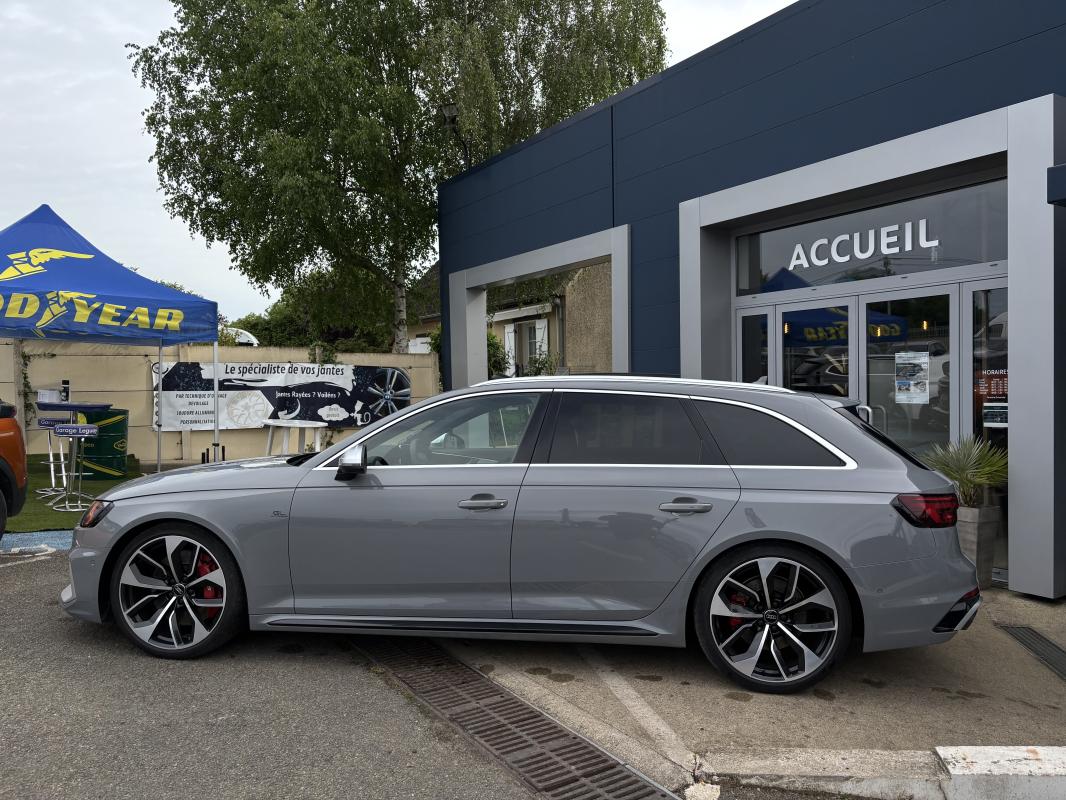 Audi RS4 Avant - 2.9 TFSI 450CV - FR_ TOIT OUVRANT SIEGES CH _