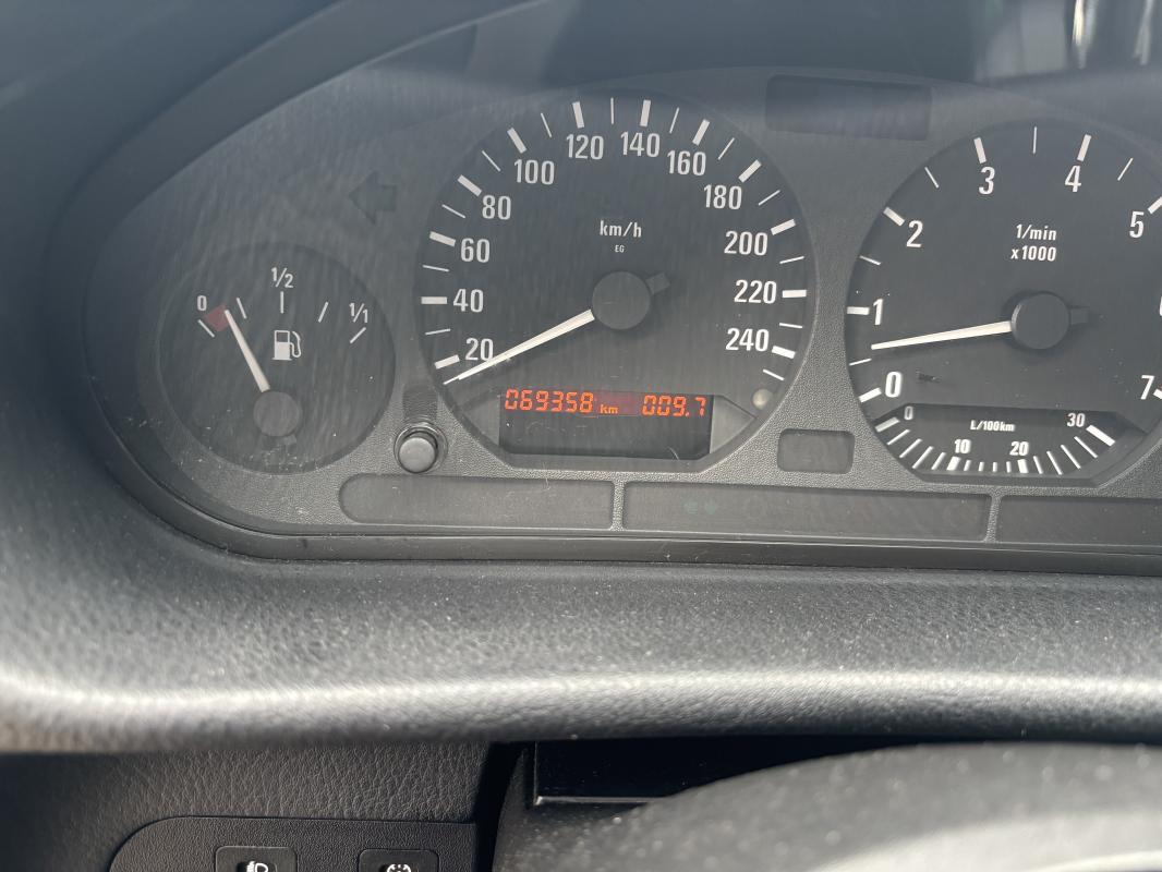 BMW 328 - COUPE E36 PACK M 193CV - A RESTAURER