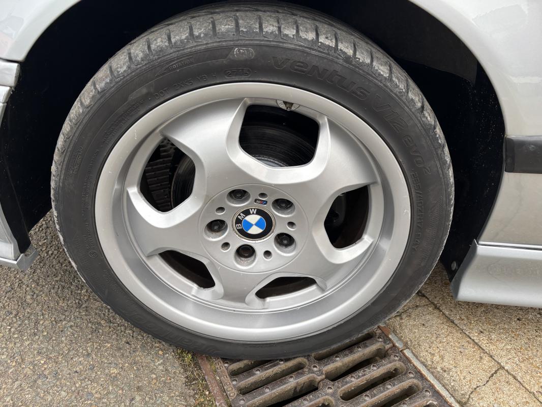 BMW 328 - COUPE E36 PACK M 193CV - A RESTAURER