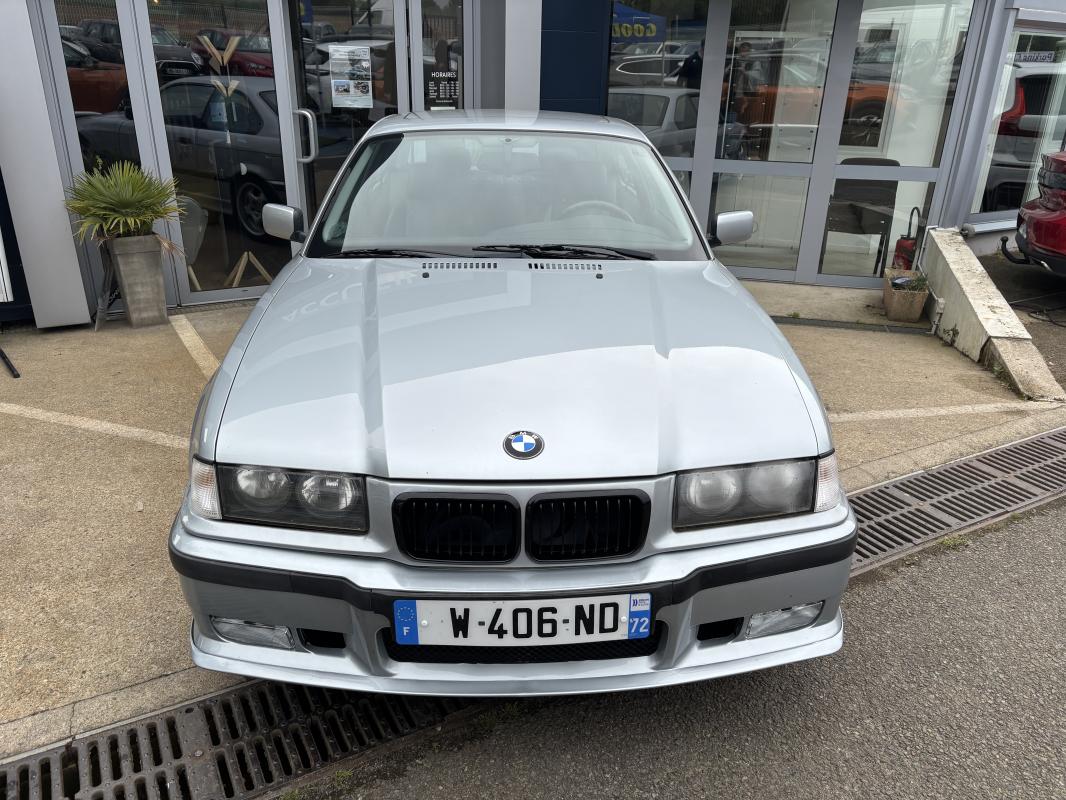 BMW 328 - COUPE E36 PACK M 193CV - A RESTAURER