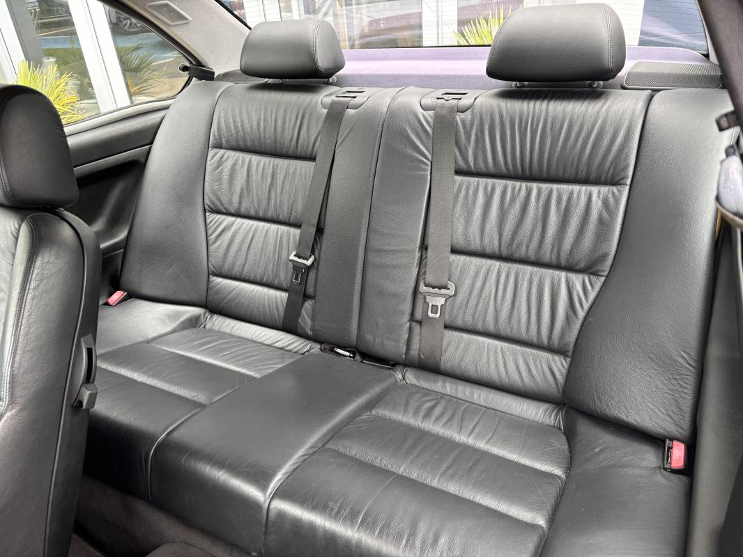 BMW 328 - COUPE E36 PACK M 193CV - A RESTAURER