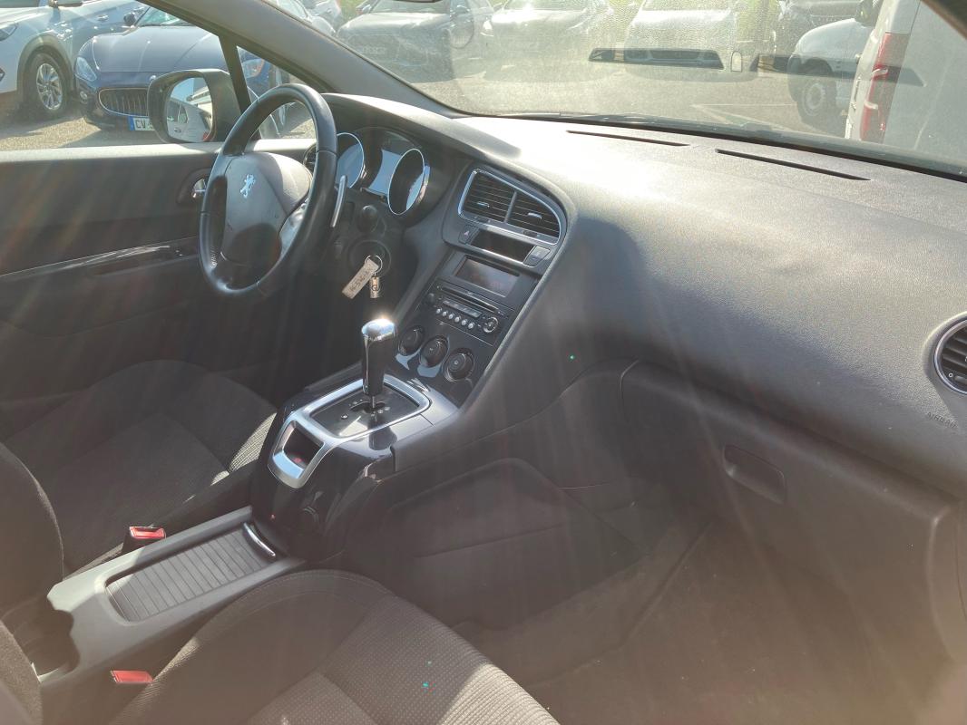 Peugeot 5008 - 1.6L HDI 112 CV CONFORT PACK BVA