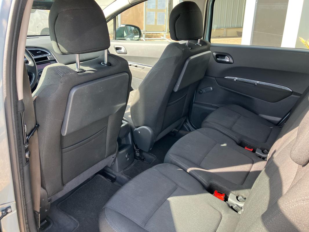 Peugeot 5008 - 1.6L HDI 112 CV CONFORT PACK BVA