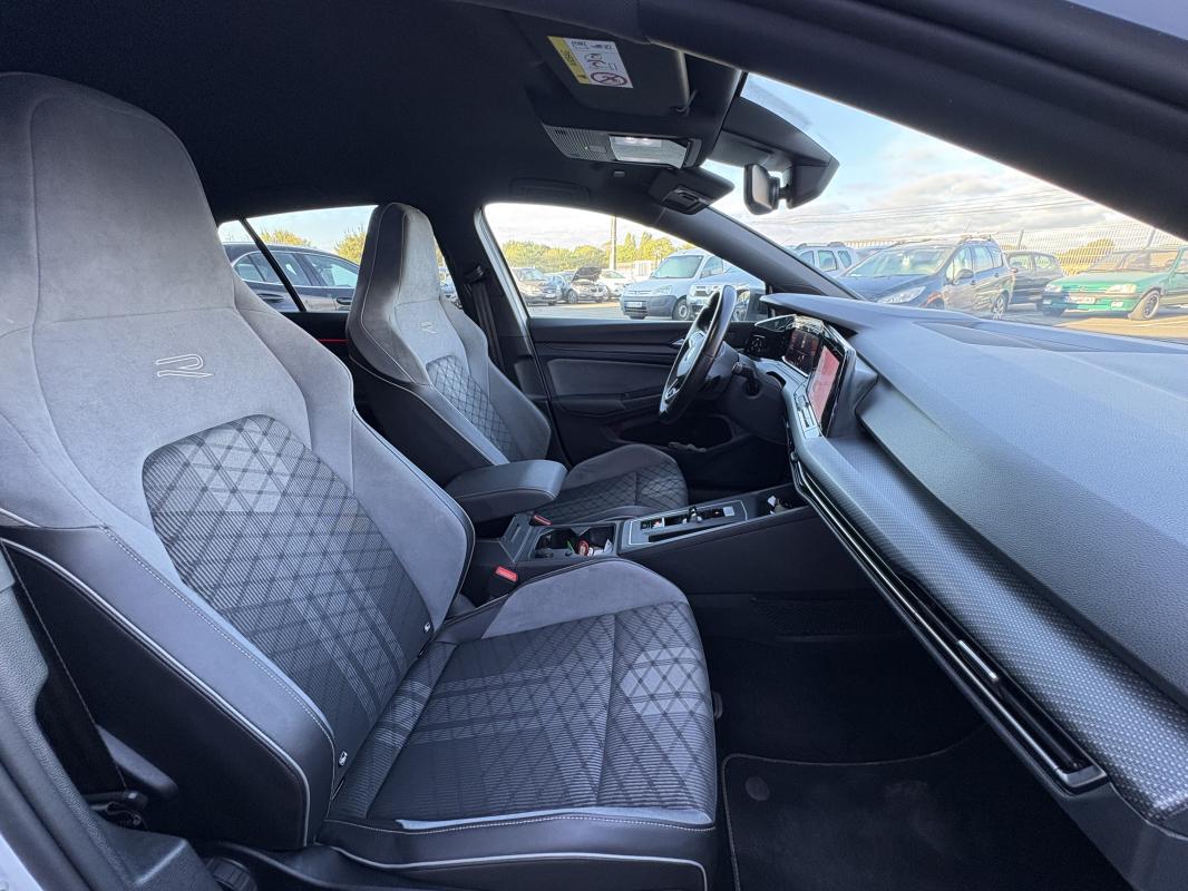 Volkswagen Golf - 2.0L TDI 150 CV R-LINE DSG 7 + ATTELAGE + SIEGE CHAUFFANT ET VOLANT
