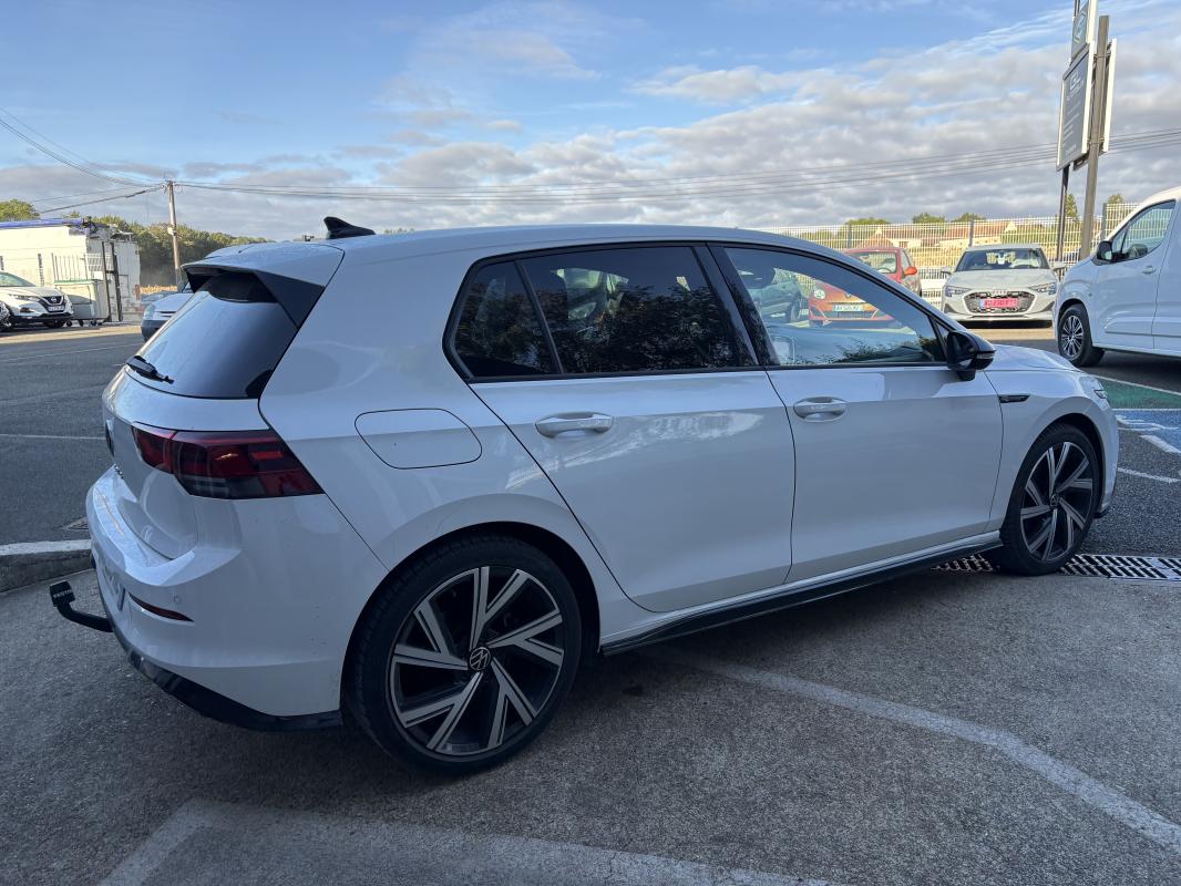 Volkswagen Golf - 2.0L TDI 150 CV R-LINE DSG 7 + ATTELAGE + SIEGE CHAUFFANT ET VOLANT